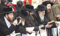 Jews Praying